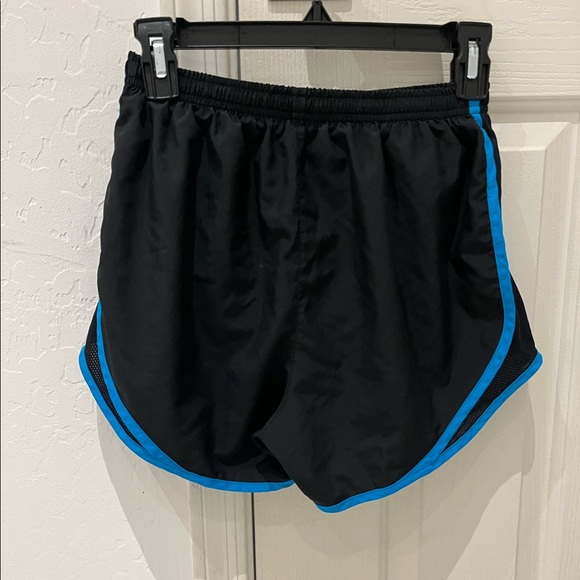 Nike Dri-fit shorts - Picture 3 of 4